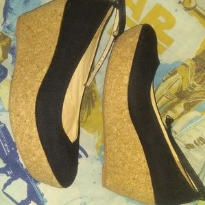 🐺3 for $25🐺 Black Wedge platform shoes 7.5